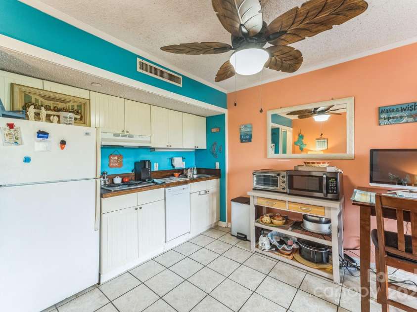415 Ocean Creek Drive, Myrtle Beach, SC 29572.  MLS# CAR4251684, YatesRealty ID 19385. 