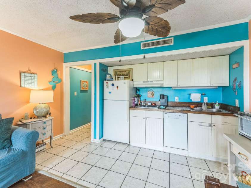 415 Ocean Creek Drive, Myrtle Beach, SC 29572.  MLS# CAR4251684, YatesRealty ID 19385. 