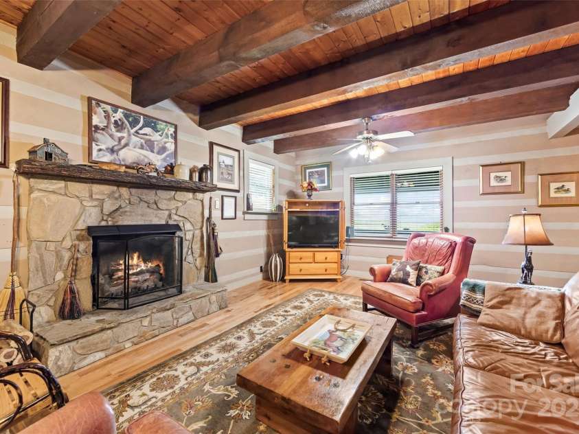 260 Smoky View Drive, Bryson City, NC 28713.  MLS# CAR4265054, YatesRealty ID 19388. 