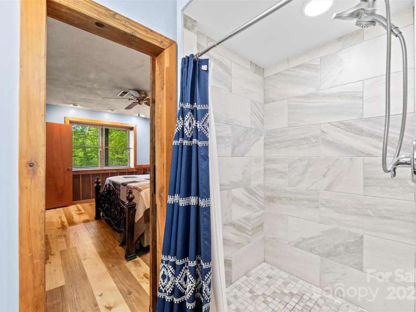 260 Smoky View Drive, Bryson City, NC 28713.  MLS# CAR4265054, YatesRealty ID 19388. 