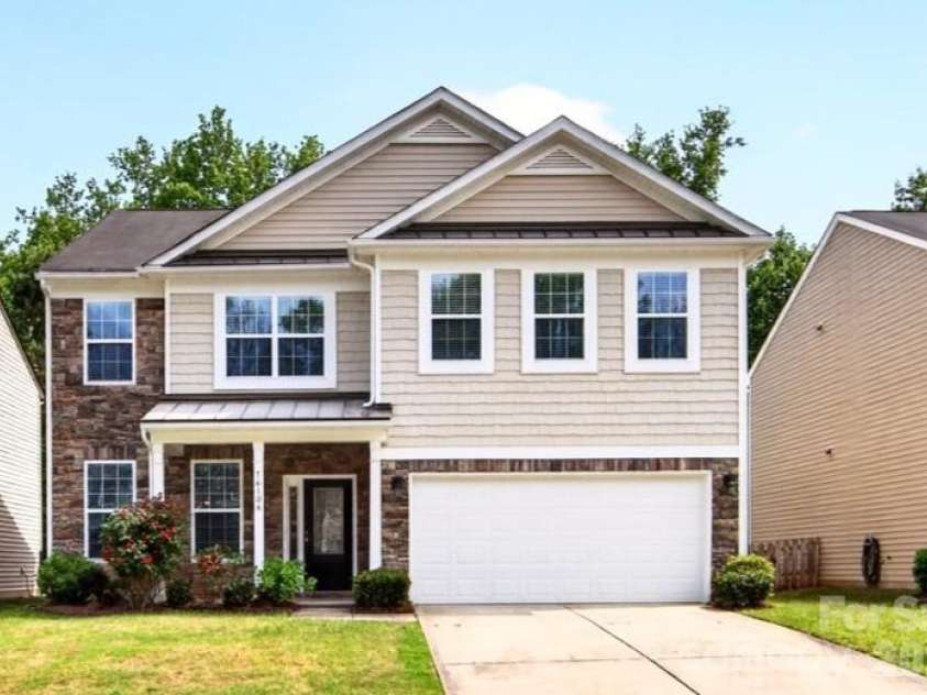 16106 Long Talon Way, Charlotte, NC 28278.  MLS# CAR4352599, YatesRealty ID 19389. 