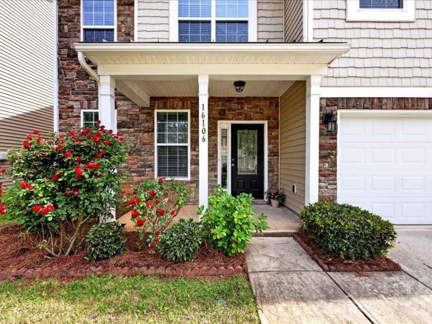 16106 Long Talon Way, Charlotte, NC 28278.  MLS# CAR4352599, YatesRealty ID 19389. 
