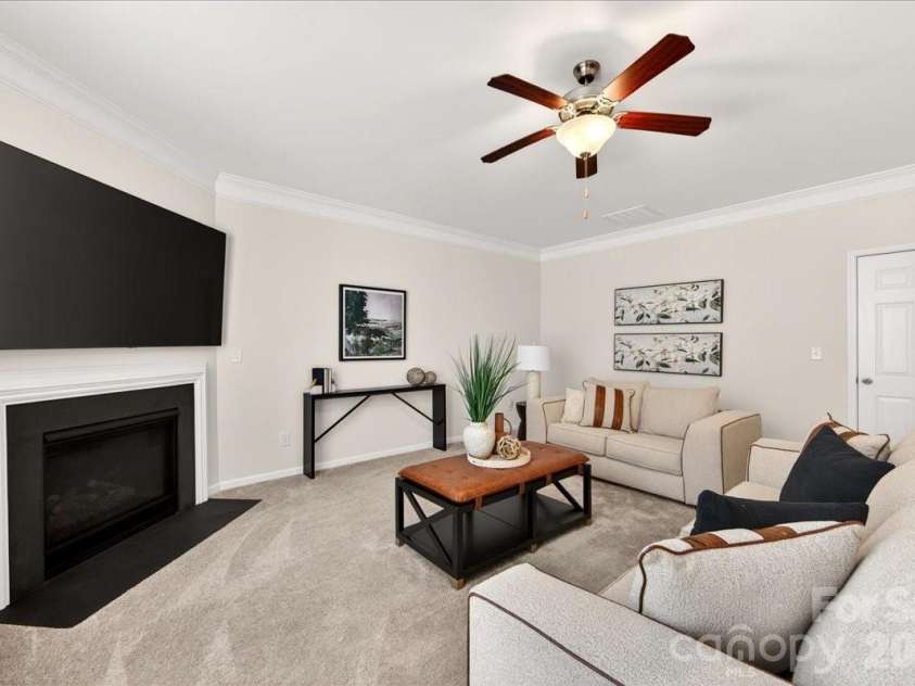 16106 Long Talon Way, Charlotte, NC 28278.  MLS# CAR4352599, YatesRealty ID 19389. 