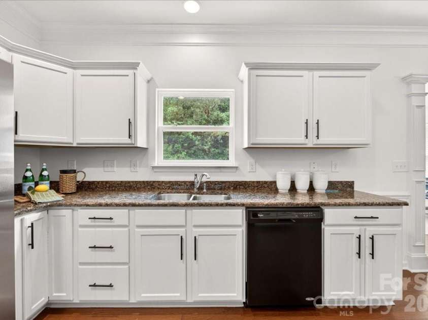 16106 Long Talon Way, Charlotte, NC 28278.  MLS# CAR4352599, YatesRealty ID 19389. 