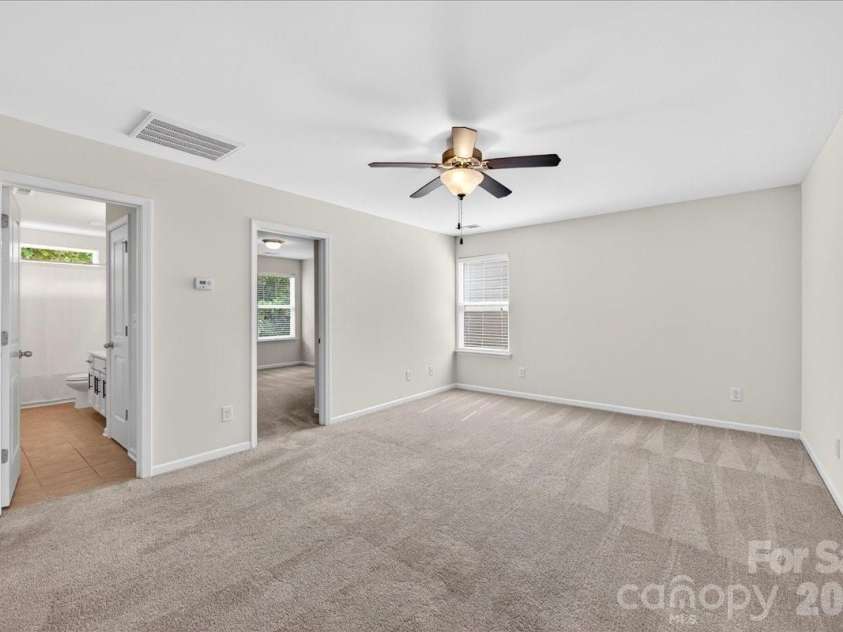 16106 Long Talon Way, Charlotte, NC 28278.  MLS# CAR4352599, YatesRealty ID 19389. 