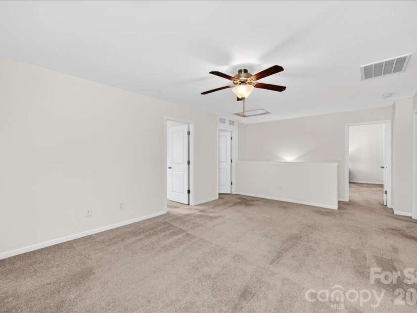 16106 Long Talon Way, Charlotte, NC 28278.  MLS# CAR4352599, YatesRealty ID 19389. 