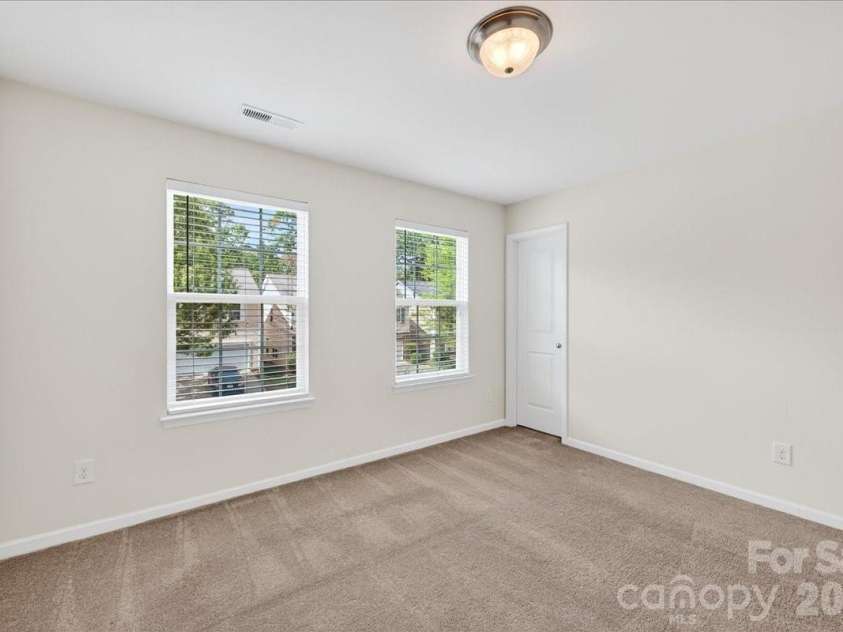 16106 Long Talon Way, Charlotte, NC 28278.  MLS# CAR4352599, YatesRealty ID 19389. 