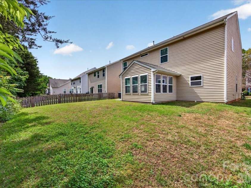 16106 Long Talon Way, Charlotte, NC 28278.  MLS# CAR4352599, YatesRealty ID 19389. 