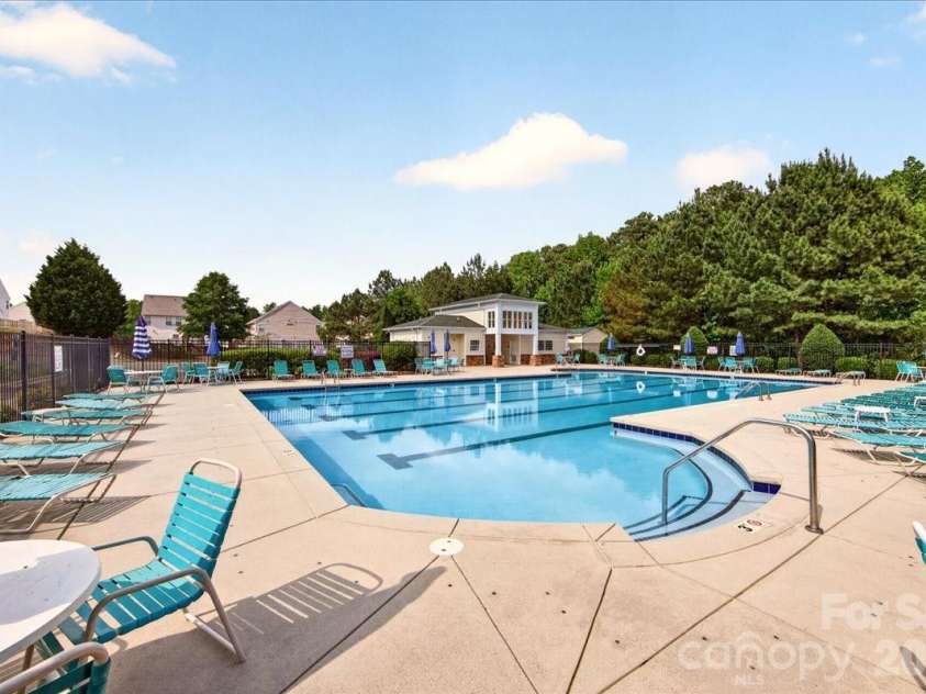 16106 Long Talon Way, Charlotte, NC 28278.  MLS# CAR4352599, YatesRealty ID 19389. Falcon Ridge Pool
