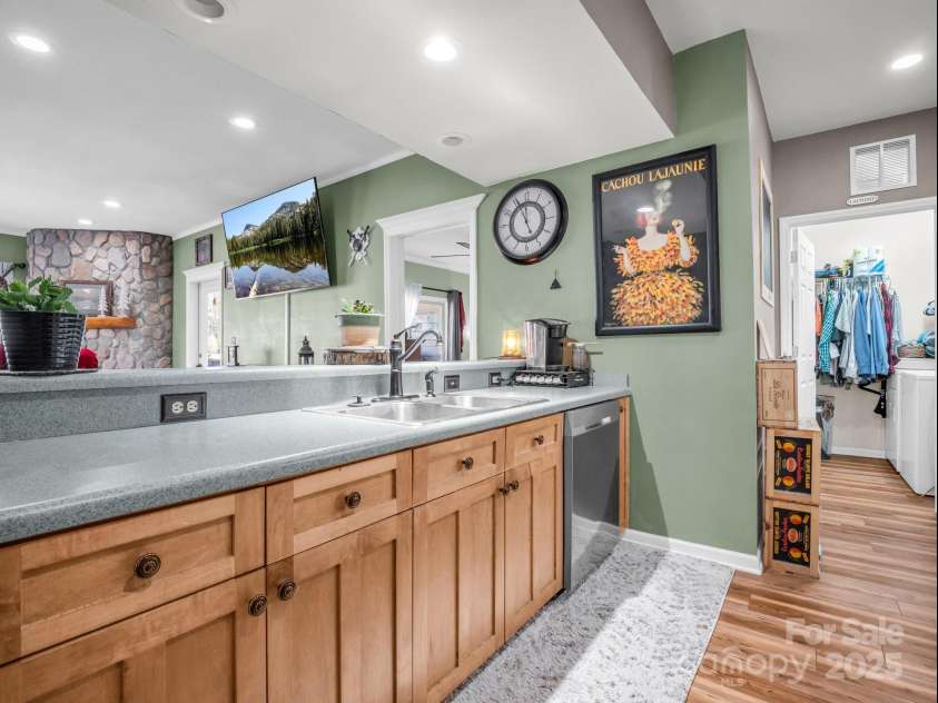 158 Stonecrest Court, Lake Lure, NC 28746.  MLS# CAR4230404, YatesRealty ID 19391. Kitchen