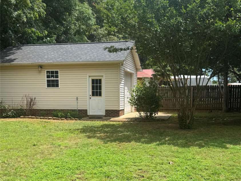 165 Graceland Place, Salisbury, NC 28146.  MLS# CAR4253098, YatesRealty ID 19392. 
