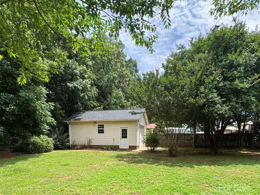 165 Graceland Place, Salisbury, NC 28146.  MLS# CAR4253098, YatesRealty ID 19392. 