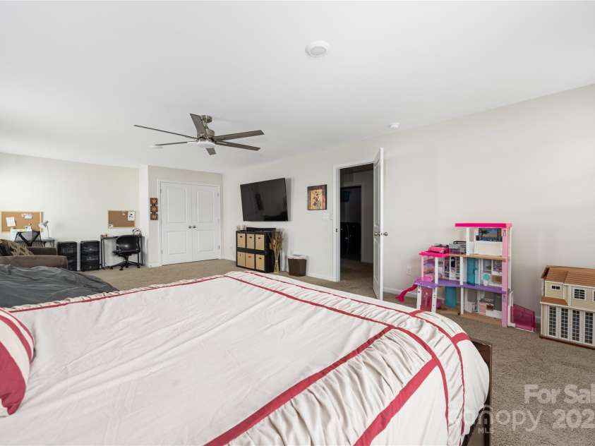 1054 Thoroughbred Drive, Iron Station, NC 28080.  MLS# CAR4268403, YatesRealty ID 19394. 