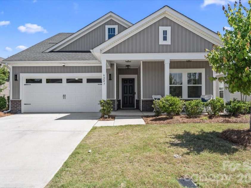 9287 Dunwich Drive, Gastonia, NC 28056.  MLS# CAR4376792, YatesRealty ID 19394. 