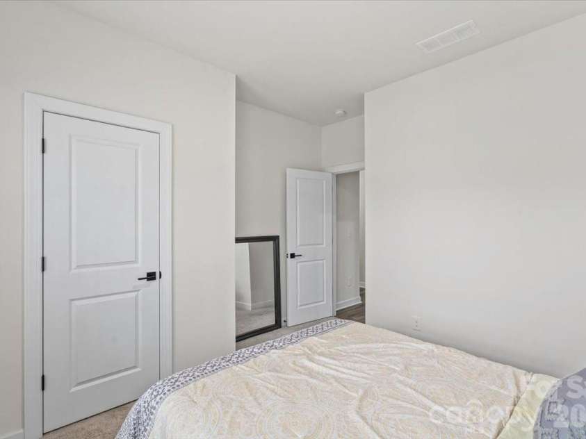 9287 Dunwich Drive, Gastonia, NC 28056.  MLS# CAR4376792, YatesRealty ID 19394. 