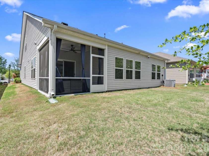 9287 Dunwich Drive, Gastonia, NC 28056.  MLS# CAR4376792, YatesRealty ID 19394. 