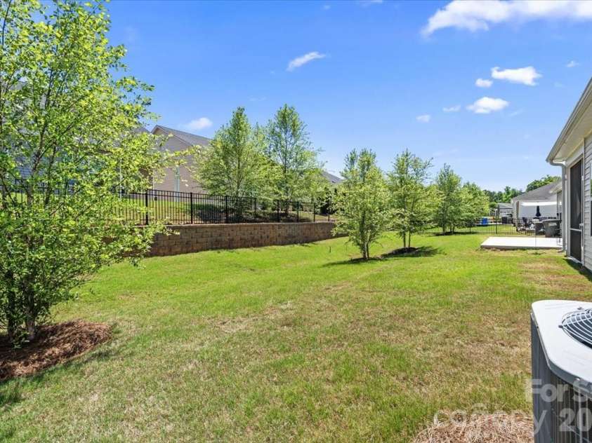 9287 Dunwich Drive, Gastonia, NC 28056.  MLS# CAR4376792, YatesRealty ID 19394. 