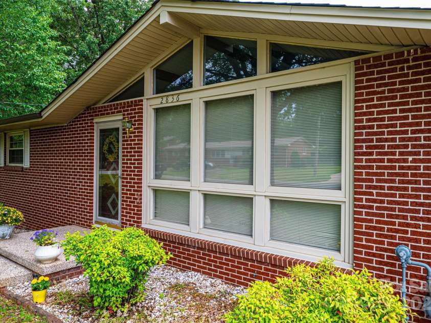 2836 20th Street Lane, Hickory, NC 28601.  MLS# CAR4268999, YatesRealty ID 19395. 