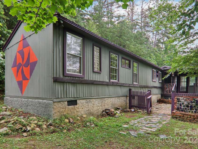 207 Vegas Drive, Leicester, NC 28748.  MLS# CAR4187393, YatesRealty ID 19397. 