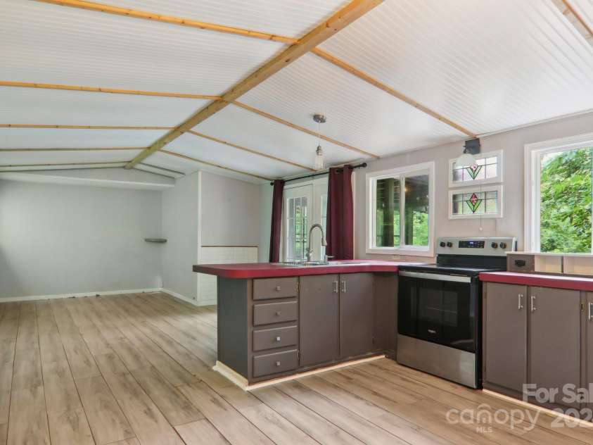 207 Vegas Drive, Leicester, NC 28748.  MLS# CAR4187393, YatesRealty ID 19397. 