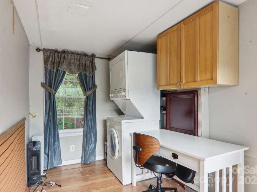 207 Vegas Drive, Leicester, NC 28748.  MLS# CAR4187393, YatesRealty ID 19397. 