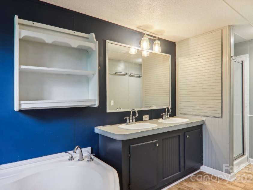 207 Vegas Drive, Leicester, NC 28748.  MLS# CAR4187393, YatesRealty ID 19397. 