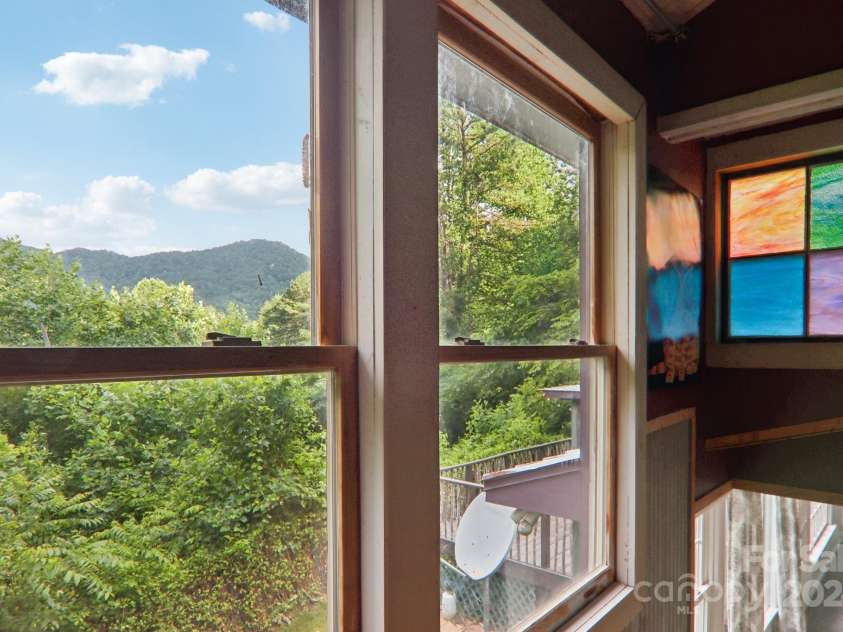 207 Vegas Drive, Leicester, NC 28748.  MLS# CAR4187393, YatesRealty ID 19397. 