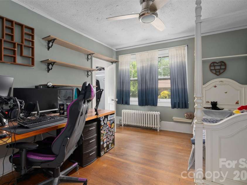 23 Lanvale Avenue, Asheville, NC 28806.  MLS# CAR4375893, YatesRealty ID 19399. 
