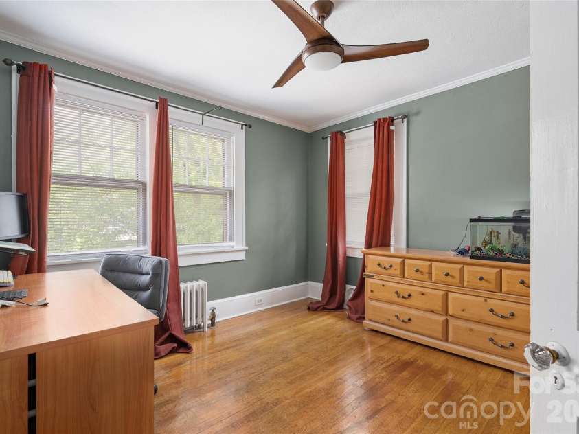 23 Lanvale Avenue, Asheville, NC 28806.  MLS# CAR4375893, YatesRealty ID 19399. 