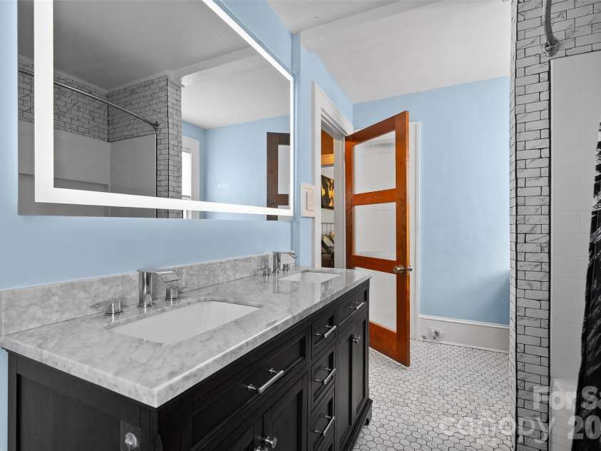 23 Lanvale Avenue, Asheville, NC 28806.  MLS# CAR4375893, YatesRealty ID 19399. 