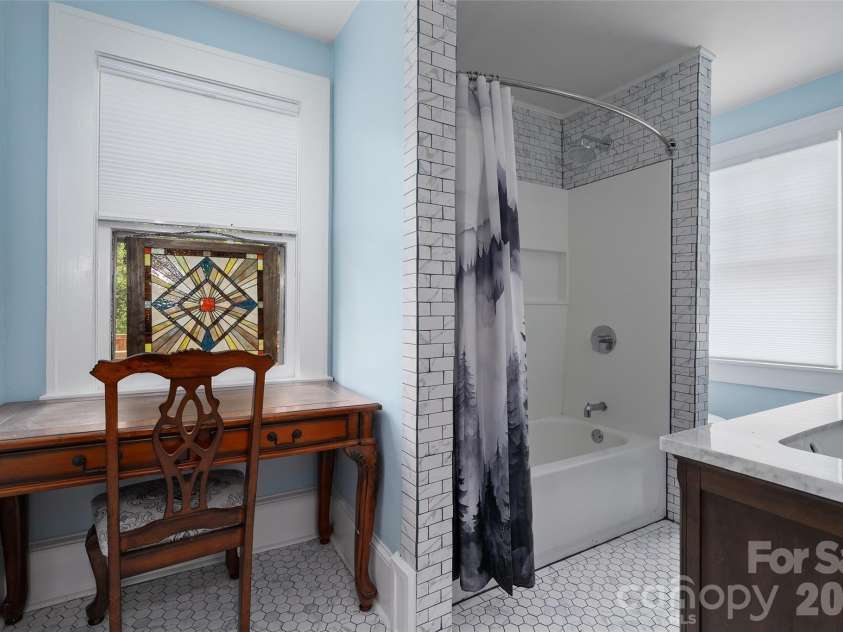 23 Lanvale Avenue, Asheville, NC 28806.  MLS# CAR4375893, YatesRealty ID 19399. 