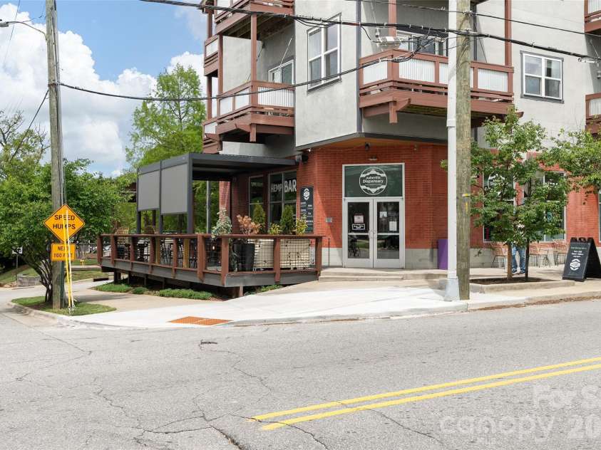 23 Lanvale Avenue, Asheville, NC 28806.  MLS# CAR4375893, YatesRealty ID 19399. 
