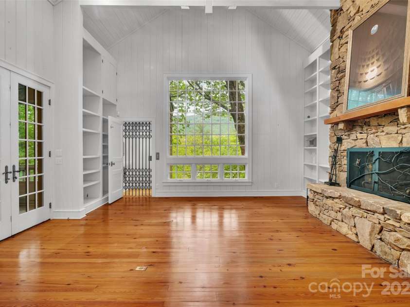 1957 Cold Mountain Road, Lake Toxaway, NC 28747.  MLS# CAR4259029, YatesRealty ID 194. 