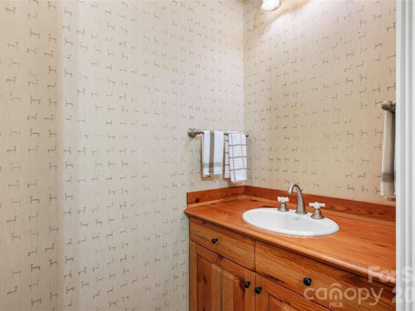 1957 Cold Mountain Road, Lake Toxaway, NC 28747.  MLS# CAR4377790, YatesRealty ID 194. 