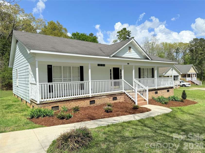 1675 Old Lynwood Circle, Lancaster, SC 29720.  MLS# CAR4270159, YatesRealty ID 1940. 