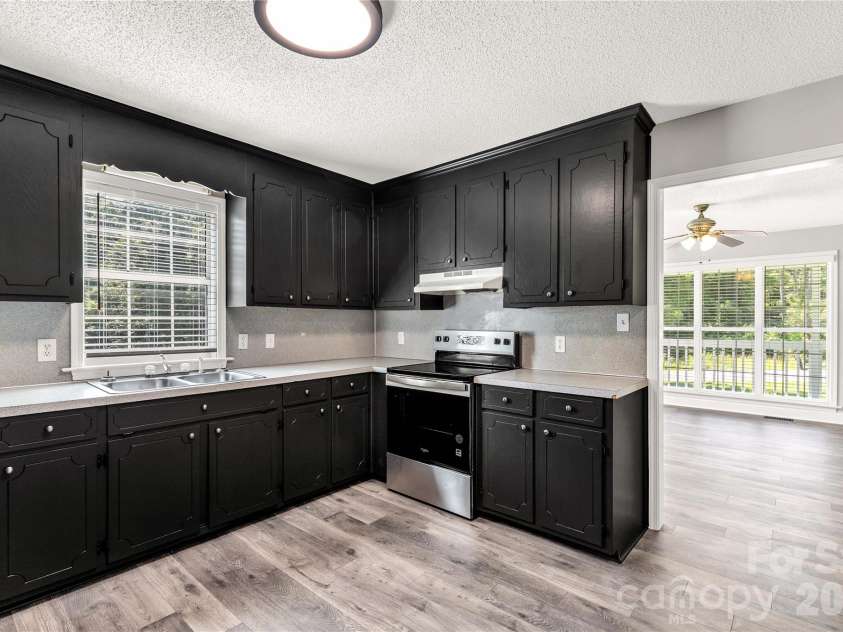 1675 Old Lynwood Circle, Lancaster, SC 29720.  MLS# CAR4270159, YatesRealty ID 1940. 
