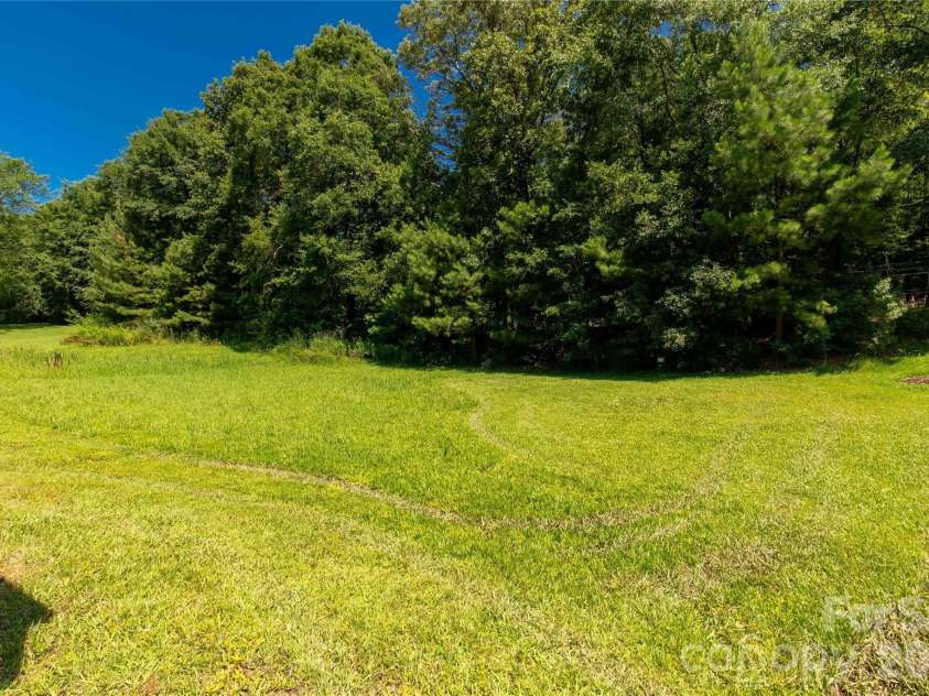1675 Old Lynwood Circle, Lancaster, SC 29720.  MLS# CAR4270159, YatesRealty ID 1940. 