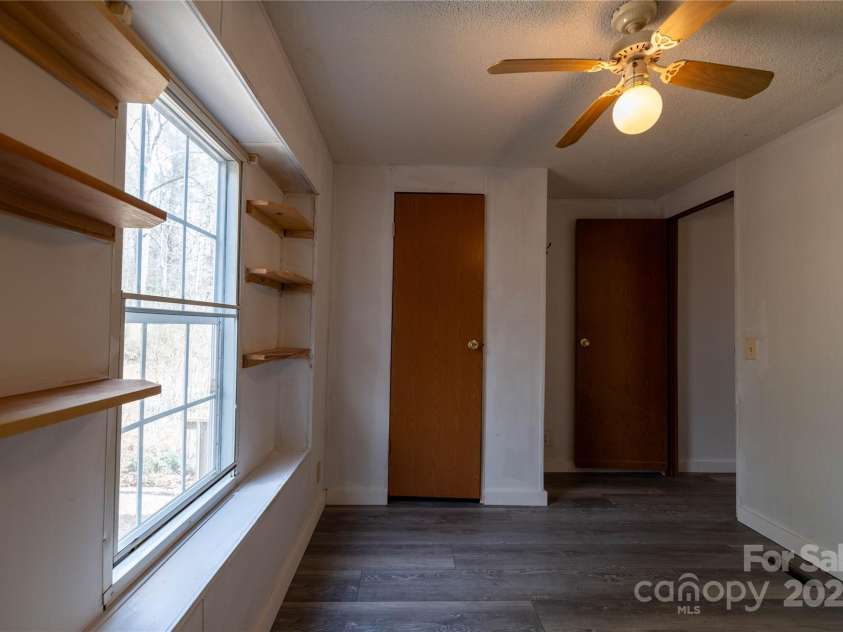 169 Old Chip Yard Drive, Burnsville, NC 28714.  MLS# CAR4226169, YatesRealty ID 1940. 