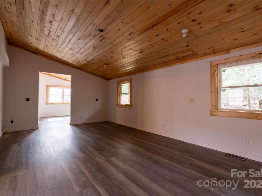 169 Old Chip Yard Drive, Burnsville, NC 28714.  MLS# CAR4226169, YatesRealty ID 1940. 