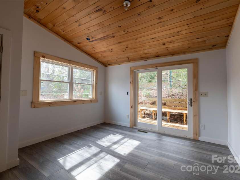 169 Old Chip Yard Drive, Burnsville, NC 28714.  MLS# CAR4226169, YatesRealty ID 1940. 