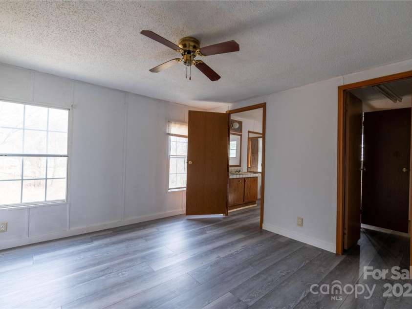 169 Old Chip Yard Drive, Burnsville, NC 28714.  MLS# CAR4226169, YatesRealty ID 1940. 