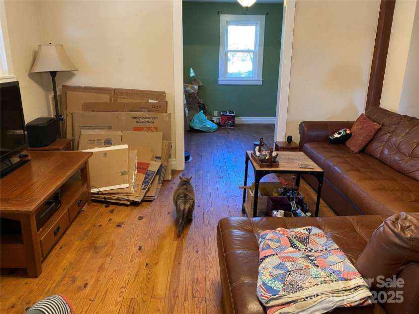 24 Ridge Avenue, Asheville, NC 28803.  MLS# CAR4321438, YatesRealty ID 1940. 