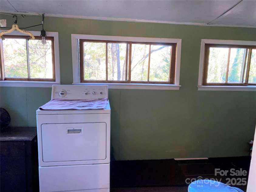 24 Ridge Avenue, Asheville, NC 28803.  MLS# CAR4321438, YatesRealty ID 1940. 