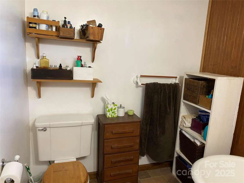 24 Ridge Avenue, Asheville, NC 28803.  MLS# CAR4321438, YatesRealty ID 1940. 