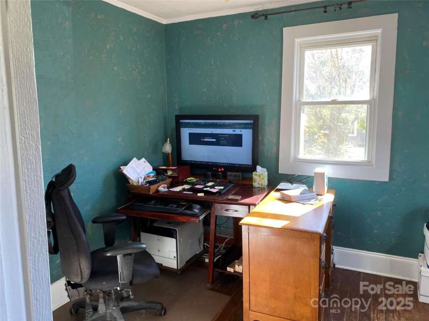 24 Ridge Avenue, Asheville, NC 28803.  MLS# CAR4321438, YatesRealty ID 1940. 