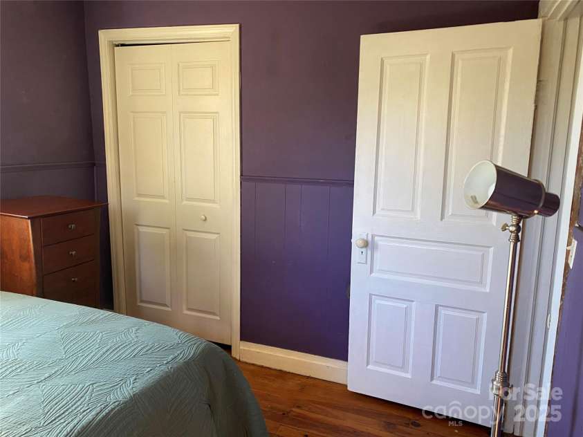 24 Ridge Avenue, Asheville, NC 28803.  MLS# CAR4321438, YatesRealty ID 1940. 