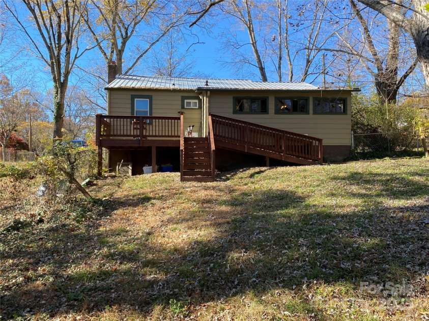 24 Ridge Avenue, Asheville, NC 28803.  MLS# CAR4321438, YatesRealty ID 1940. 