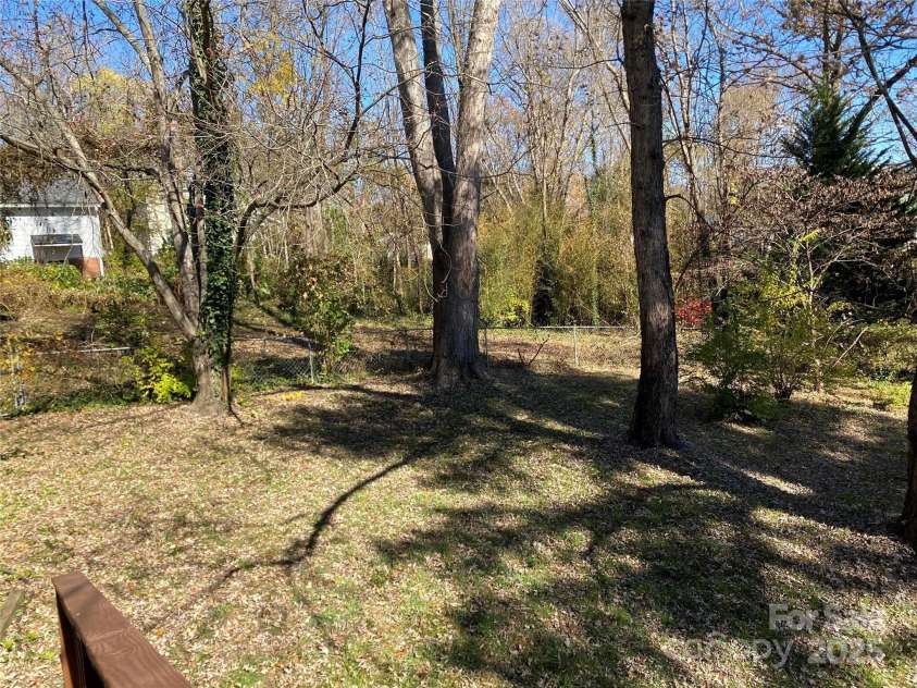 24 Ridge Avenue, Asheville, NC 28803.  MLS# CAR4321438, YatesRealty ID 1940. 