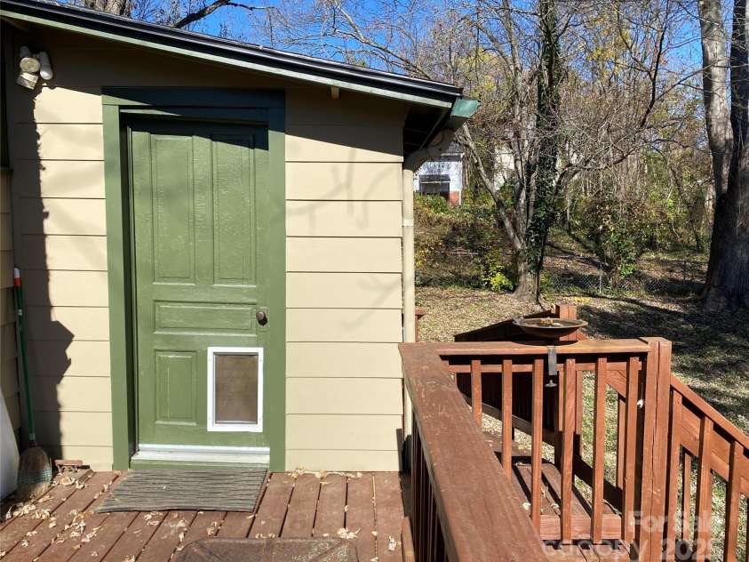 24 Ridge Avenue, Asheville, NC 28803.  MLS# CAR4321438, YatesRealty ID 1940. 