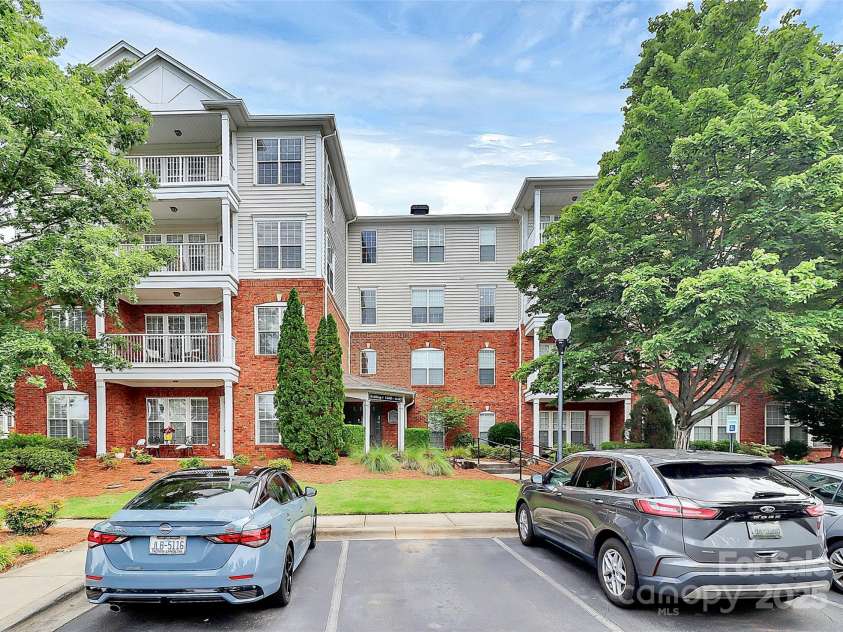 14451 San Paolo Lane, Charlotte, NC 28277.  MLS# CAR4270564, YatesRealty ID 19401. Welcome Home!